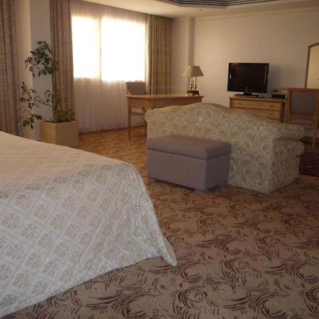Hofuf Hotel Al-Ahsa Phòng bức ảnh